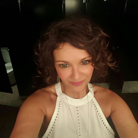 Meet your Posher, Claudette - Picture 1 of 1